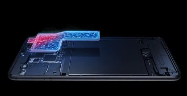 Ultrathin vapor chamber cooling in cell phone